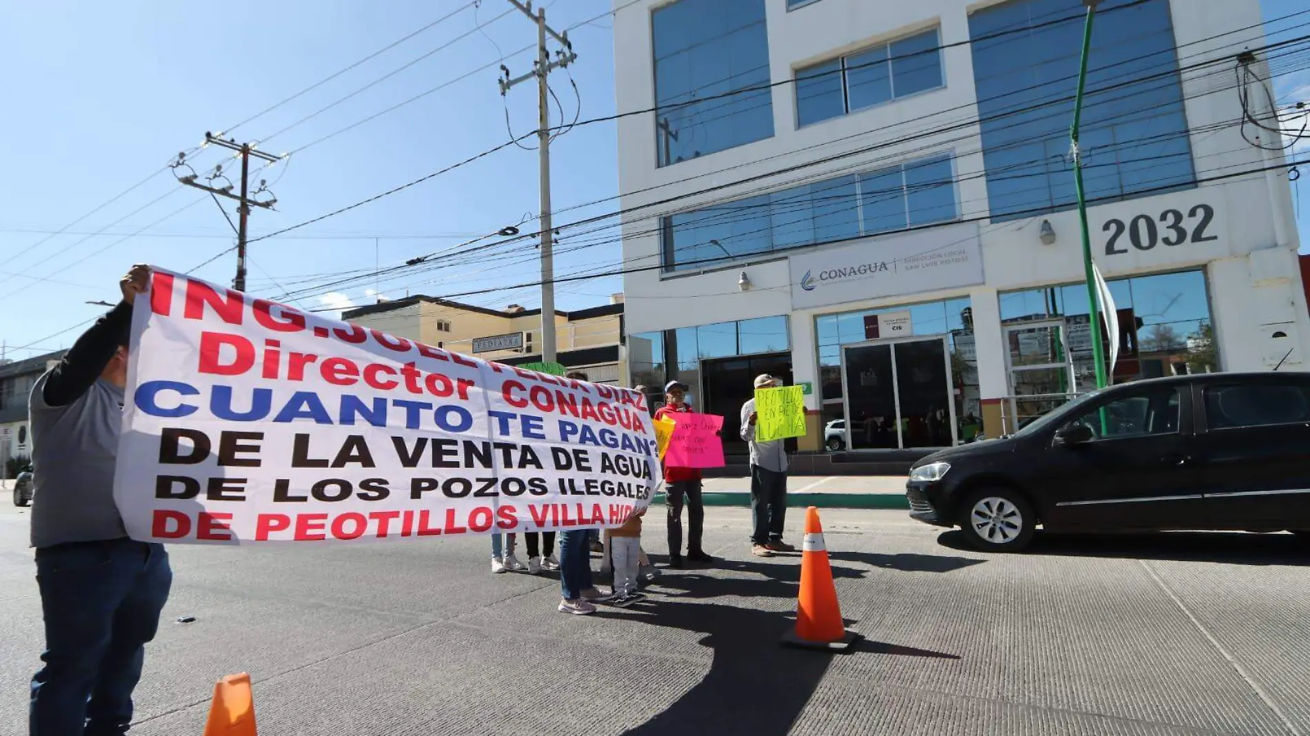 habitantes de la comunidad de Peotillos, Villa Hidalgo, bloquearon la avenida Himno Nacional (2)